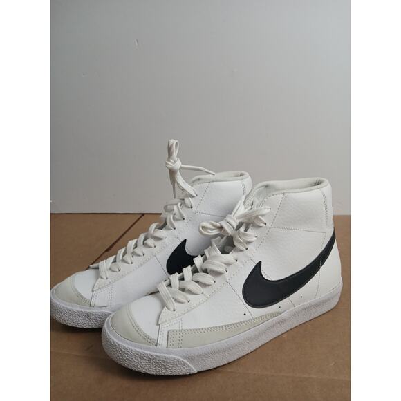 USED Nike 'unisex 77 Blazer Mid GS - White, Black, Total Orange 7Y - Picture 2 of 6